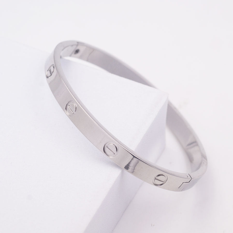 Love Bangle